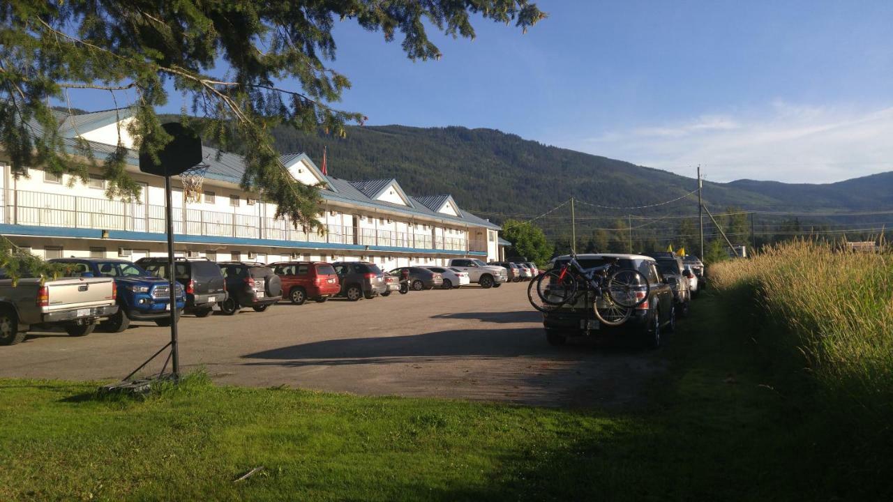 Monashee Motel Sicamous Exterior photo